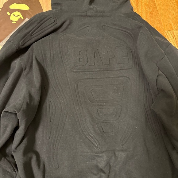 A bathing ape Bape padded shark cropped fit pullover black hoodie - Picture 8 of 16